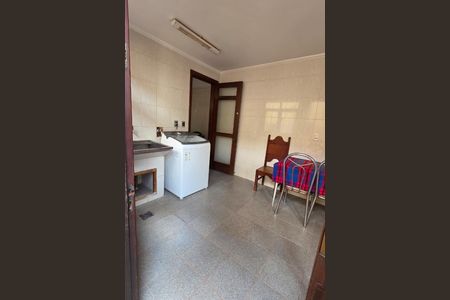 Casa de condomínio à venda com 373m², 4 quartos e 4 vagas