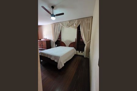 Casa de condomínio à venda com 373m², 4 quartos e 4 vagas