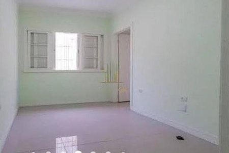 Casa à venda com 3 quartos, 184m² em Vila Brasilina, São Paulo