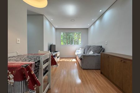Foto 02 de apartamento para alugar com 2 quartos, 43m² em Jardim Helga, São Paulo