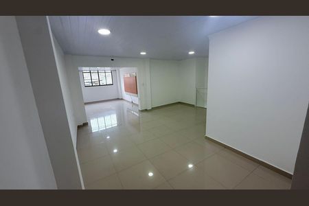 Casa para alugar com 2 quartos, 120m² em Vila Picinin, São Paulo