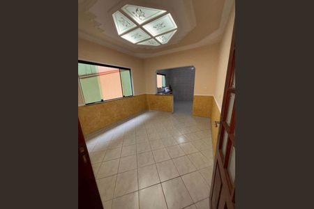 Casa para alugar com 3 quartos, 200m² em Parque Sao Domingos, São Paulo