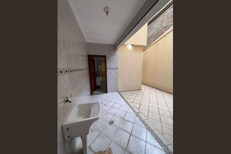 Casa para alugar com 200m², 3 quartos e 6 vagas