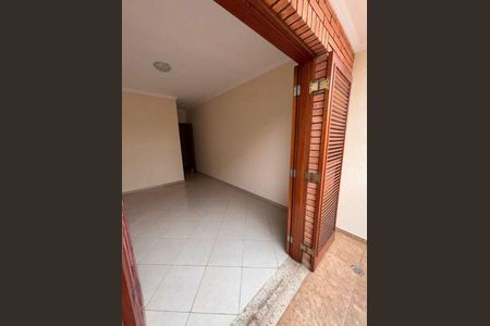 Casa para alugar com 3 quartos, 200m² em Parque Sao Domingos, São Paulo