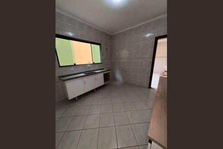 Casa para alugar com 200m², 3 quartos e 6 vagas