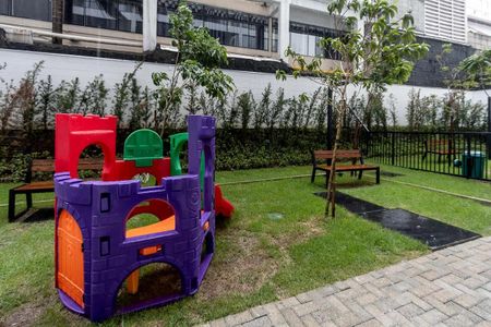 Apartamento para alugar com 26m², 1 quarto e sem vaga Apartamento para alugar com 26m², 1 quarto e sem vagaÁrea comum - Playground