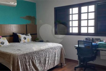 Casa à venda com 130m², 3 quartos e 2 vagas