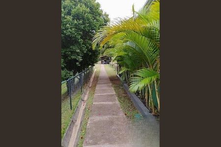 Casa à venda com 300m², 4 quartos e sem vaga