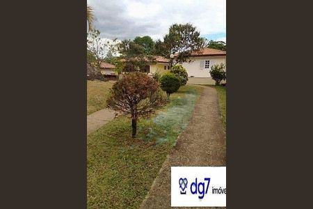 Casa à venda com 300m², 4 quartos e sem vaga