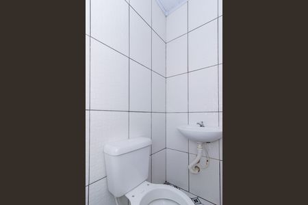 Banheiro de casa para alugar com 1 quarto, 60m² em Vila Joao Batista, São Paulo