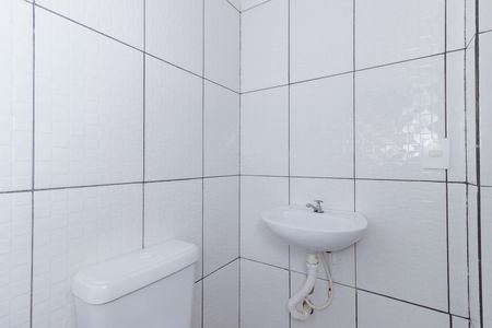 Banheiro de casa para alugar com 1 quarto, 60m² em Vila Joao Batista, São Paulo