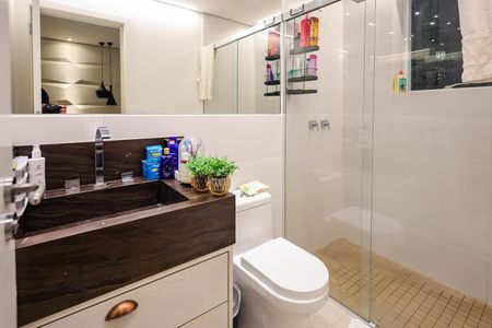 Apartamento para alugar com 90m², 2 quartos e 2 vagas Apartamento para alugar com 90m², 2 quartos e 2 vagasBanheiro da Suíte 1