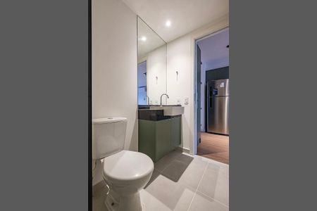 Banheiro de apartamento para alugar com 1 quarto, 30m² em Pinheiros, São Paulo