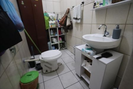 Casa à venda com 200m², 1 quarto e 2 vagasBanheiro de Cima