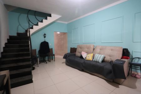 Casa à venda com 200m², 1 quarto e 2 vagasSala