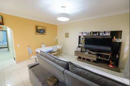 Casa para alugar com 250m², 3 quartos e 3 vagas Casa para alugar com 250m², 3 quartos e 3 vagasSala