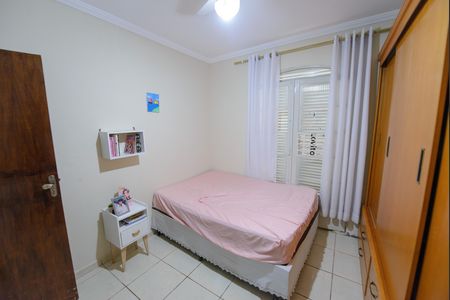 Casa para alugar com 250m², 3 quartos e 3 vagas Casa para alugar com 250m², 3 quartos e 3 vagasQuarto 1