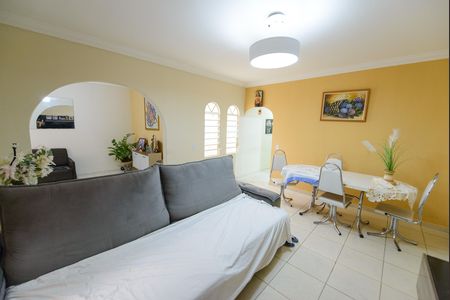 Casa para alugar com 250m², 3 quartos e 3 vagas Casa para alugar com 250m², 3 quartos e 3 vagasSala