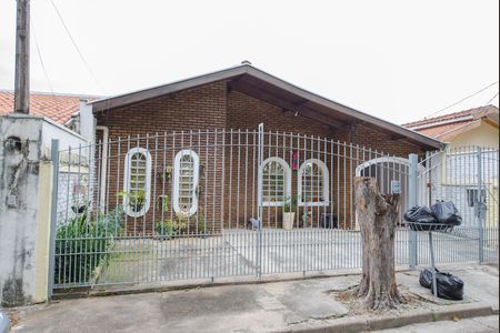 Casa para alugar com 250m², 3 quartos e 3 vagas Casa para alugar com 250m², 3 quartos e 3 vagasFachada da Casa