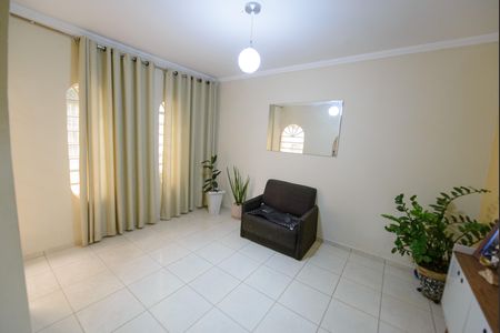 Casa para alugar com 250m², 3 quartos e 3 vagas Casa para alugar com 250m², 3 quartos e 3 vagasAntessala