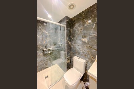 Apartamento para alugar com 60m², 2 quartos e 1 vaga Apartamento para alugar com 60m², 2 quartos e 1 vagaBanheiro da Suíte