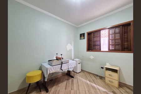 Casa à venda com 300m², 3 quartos e 3 vagas Casa à venda com 300m², 3 quartos e 3 vagasQuarto 1