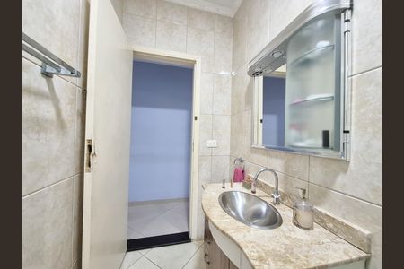 Casa à venda com 300m², 3 quartos e 3 vagas Casa à venda com 300m², 3 quartos e 3 vagasBanheiro 2