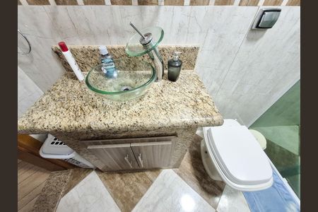 Casa à venda com 300m², 3 quartos e 3 vagas Casa à venda com 300m², 3 quartos e 3 vagasBanheiro 3