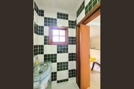 Casa à venda com 300m², 3 quartos e 3 vagas Casa à venda com 300m², 3 quartos e 3 vagasLavabo