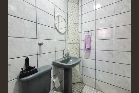 Casa à venda com 300m², 3 quartos e 3 vagas Casa à venda com 300m², 3 quartos e 3 vagasBanheiro de serviço