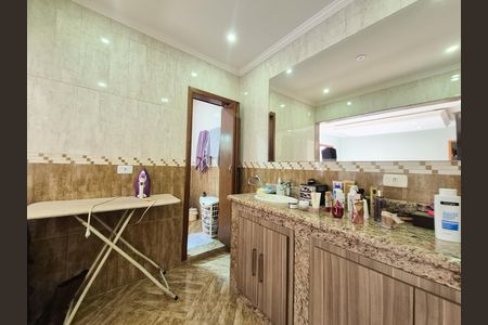 Casa à venda com 300m², 3 quartos e 3 vagas Casa à venda com 300m², 3 quartos e 3 vagasBanheiro da Suíte