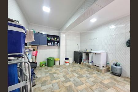 Casa à venda com 300m², 3 quartos e 3 vagas Casa à venda com 300m², 3 quartos e 3 vagasÁrea de Serviço