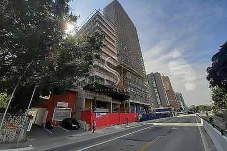Casa à venda com 400m², 3 quartos e 8 vagas