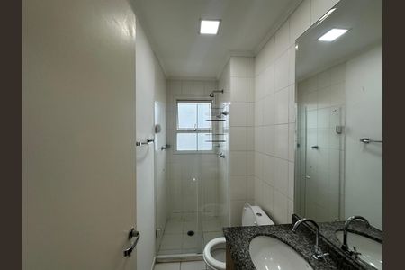 Apartamento para alugar com 76m², 2 quartos e 1 vaga Apartamento para alugar com 76m², 2 quartos e 1 vagaBanheiro da Suíte