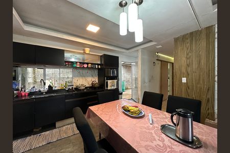 Casa à venda com 561m², 3 quartos e 6 vagas Casa à venda com 561m², 3 quartos e 6 vagasCozinha