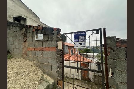 Casa à venda com 561m², 3 quartos e 6 vagas Casa à venda com 561m², 3 quartos e 6 vagasFachada