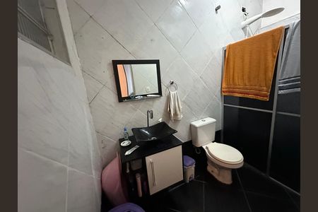 Casa à venda com 561m², 3 quartos e 6 vagas Casa à venda com 561m², 3 quartos e 6 vagasBanheiro 2
