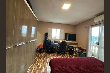 Casa à venda com 561m², 3 quartos e 6 vagas Casa à venda com 561m², 3 quartos e 6 vagasSuíte