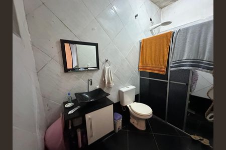 Casa à venda com 561m², 3 quartos e 6 vagas Casa à venda com 561m², 3 quartos e 6 vagasBanheiro 2