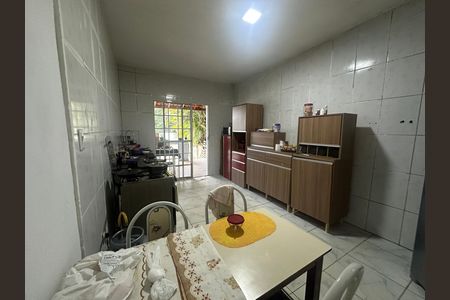 Casa à venda com 561m², 3 quartos e 6 vagas Casa à venda com 561m², 3 quartos e 6 vagasCozinha 2