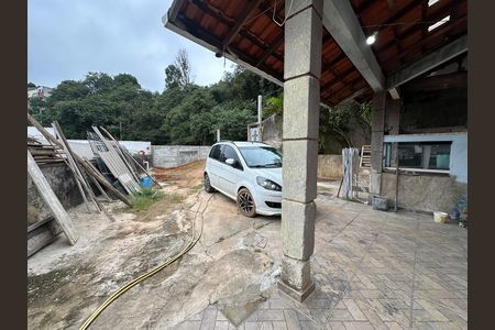 Casa à venda com 561m², 3 quartos e 6 vagas Casa à venda com 561m², 3 quartos e 6 vagasQuintal