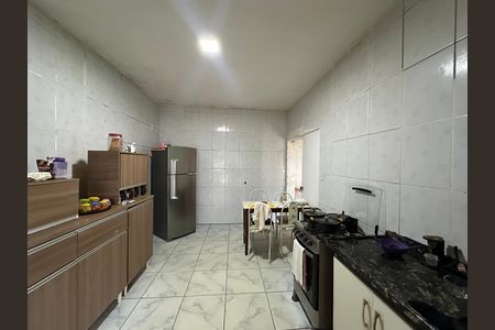 Casa à venda com 561m², 3 quartos e 6 vagas Casa à venda com 561m², 3 quartos e 6 vagasCozinha 2