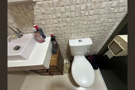 Casa à venda com 561m², 3 quartos e 6 vagas Casa à venda com 561m², 3 quartos e 6 vagasBanheiro