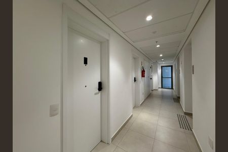 Studio para alugar com 25m², 1 quarto e sem vaga Studio para alugar com 25m², 1 quarto e sem vagaHall Apartamento