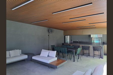 Apartamento à venda com 210m², 3 quartos e 3 vagas Apartamento à venda com 210m², 3 quartos e 3 vagasÁrea Comum - Churrasqueira