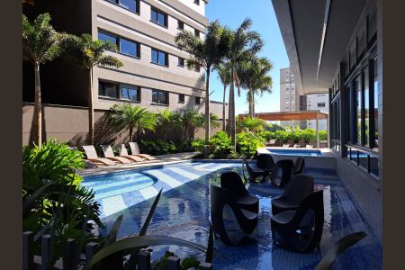 Apartamento à venda com 210m², 3 quartos e 3 vagas Apartamento à venda com 210m², 3 quartos e 3 vagasÁrea Comum - Piscinas