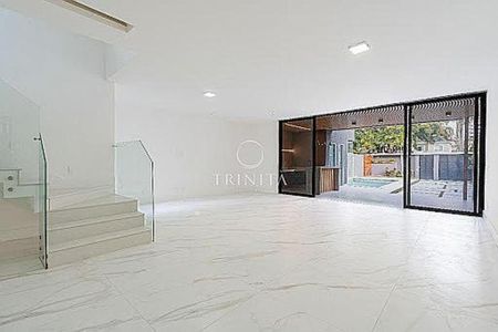Casa à venda com 4 quartos, 350m² em Barra da Tijuca, Rio de Janeiro