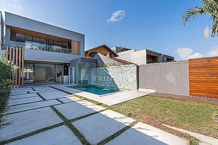 Casa à venda com 4 quartos, 350m² em Barra da Tijuca, Rio de Janeiro