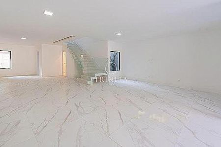 Casa à venda com 4 quartos, 350m² em Barra da Tijuca, Rio de Janeiro