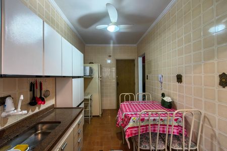 Apartamento para alugar com 100m², 2 quartos e 1 vaga Apartamento para alugar com 100m², 2 quartos e 1 vagaCozinha